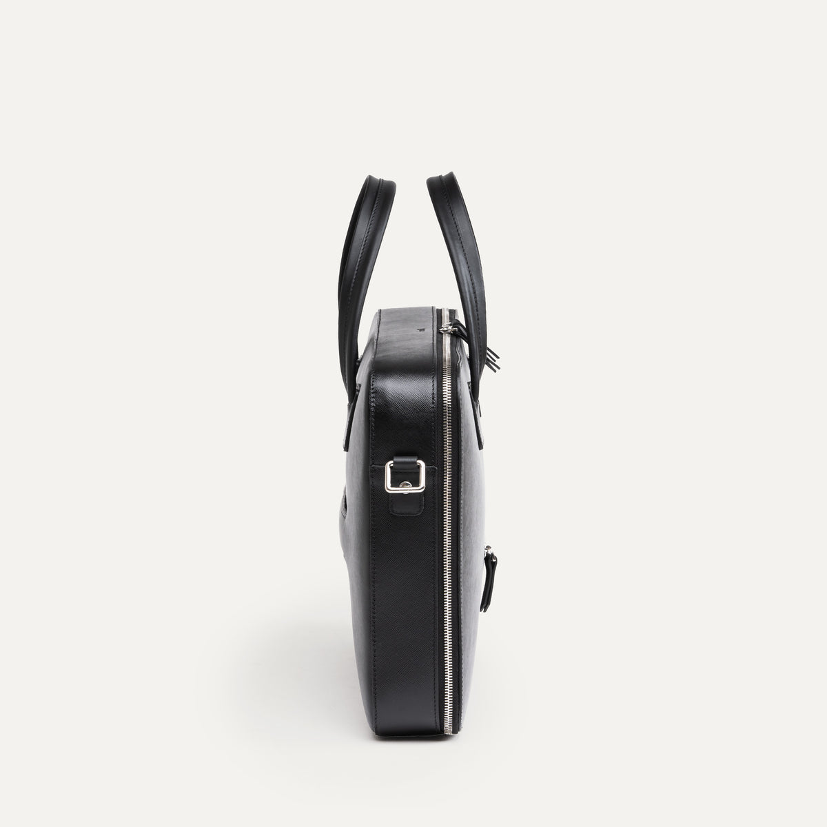 Briefcase en cuir fin et élégant noir.
