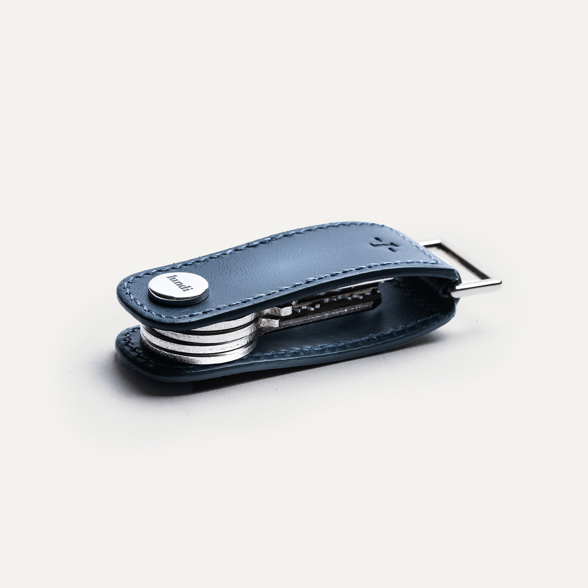 Porte clé luxe en cuir bleu marine