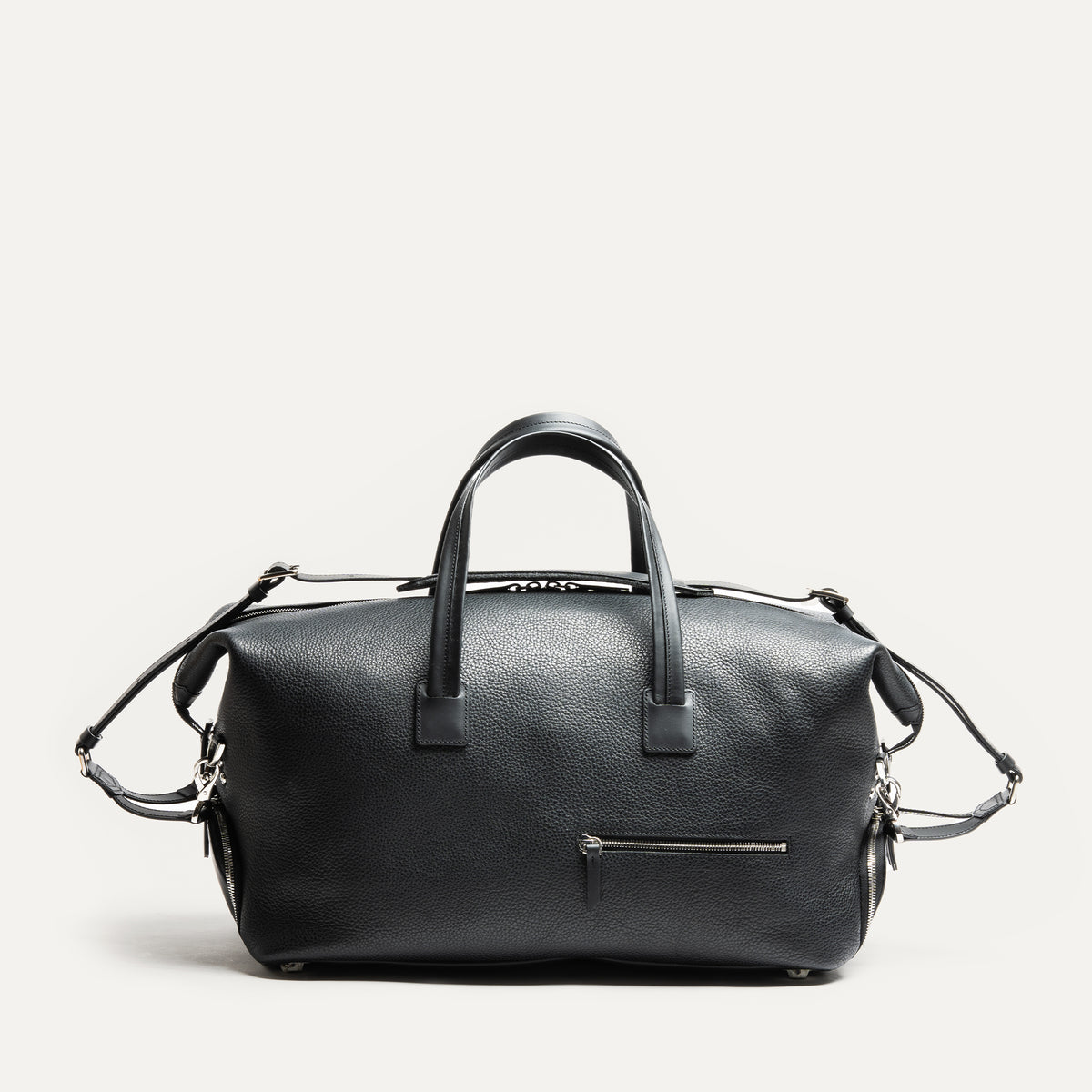 Sac de voyage cabine avec une bandoulière haut de gamme ajustable pour voyager avec confort et un style raffiné.