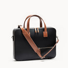 Briefcase professionnel avec poche rembourrée pour ordinateur jusqu’à 17 pouces, conçu pour enchaîner les rendez-vous avec style et efficacité.