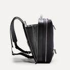 Sac à dos en cuir homme avec bretelles ajustables au format fin et fonctionnel avec double compartiment