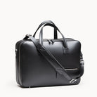 Attaché case conçu pour 36 heures équipé d'une bandoulière fonctionnelle et confortable.
