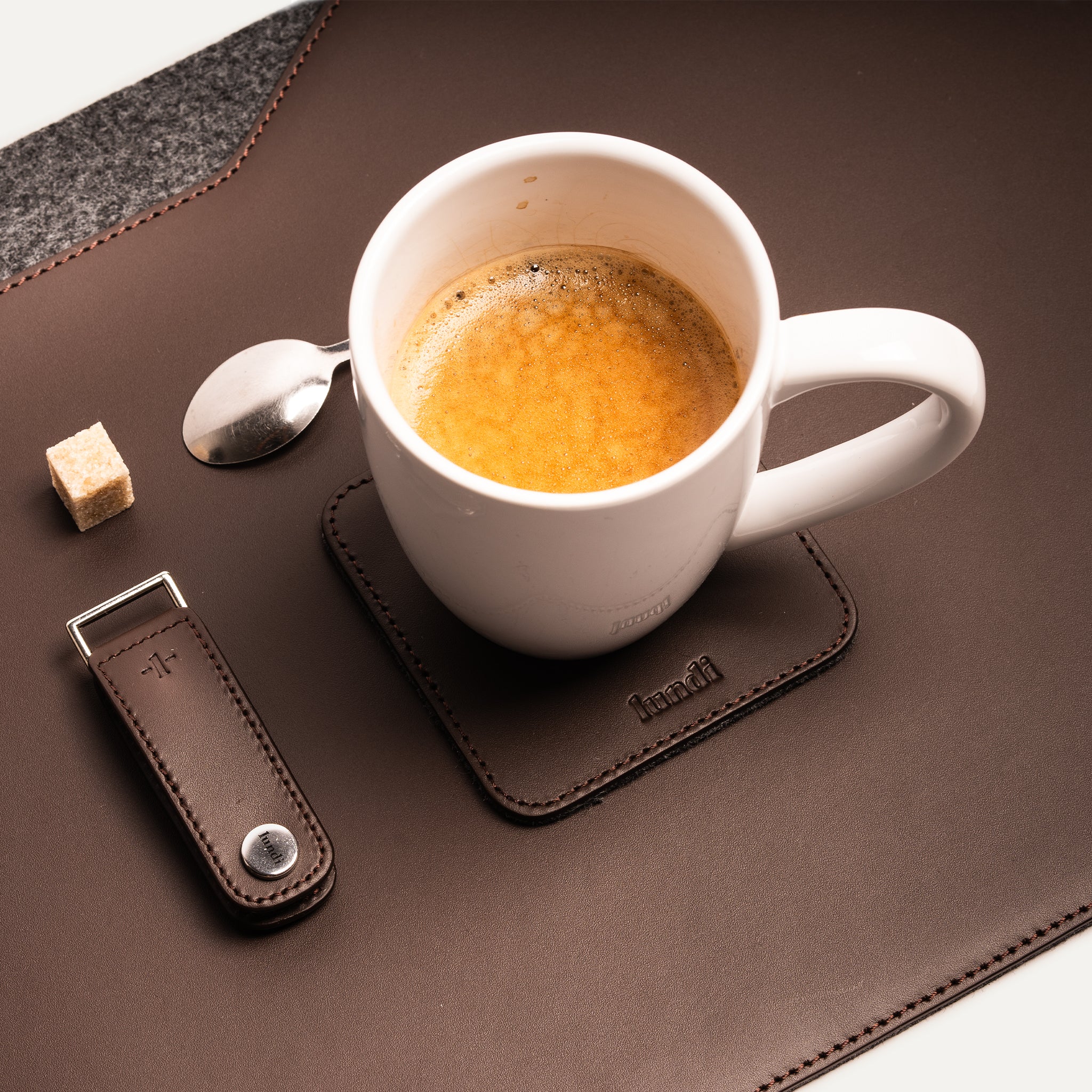 Leather coasters​ lundi in brown