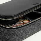 Cette trousse de toilette est équipée de zip en métal : la garantie d'une très longue durée de vie.