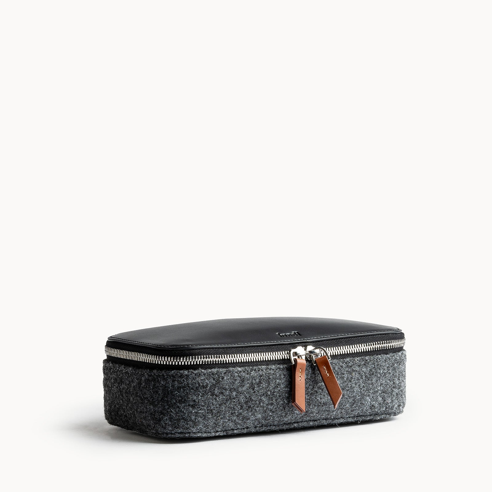 Trousse de toilette cuir pour homme compacte et stylée