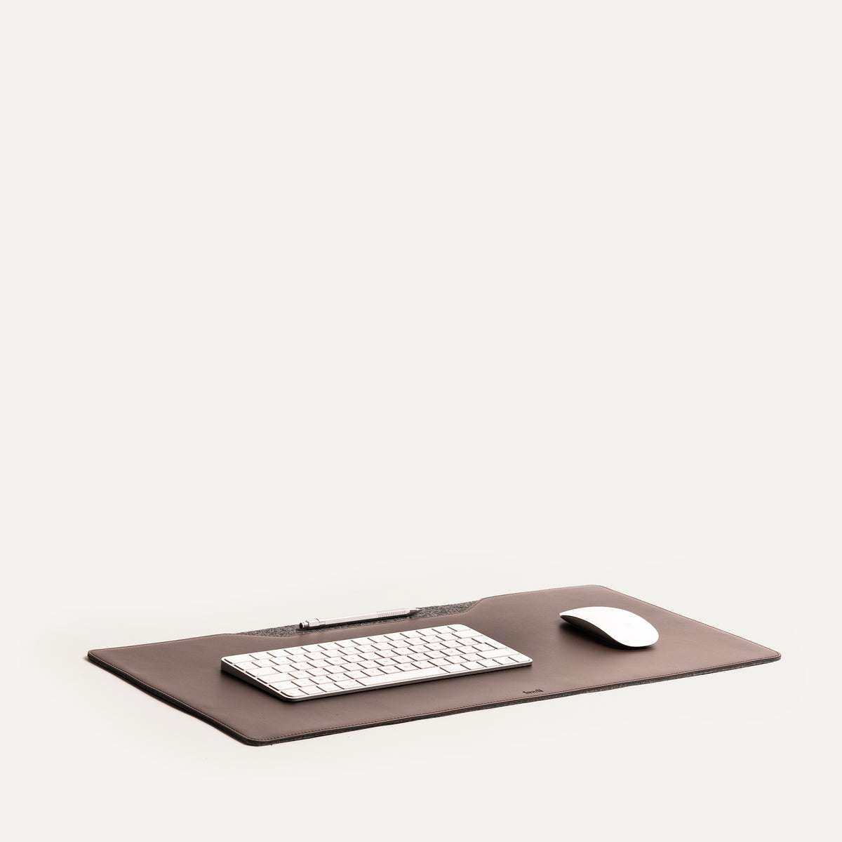 Leather desk mat​ en brown elegant and robust