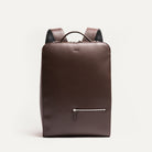 Sac à dos homme luxe​ en cuir marron.