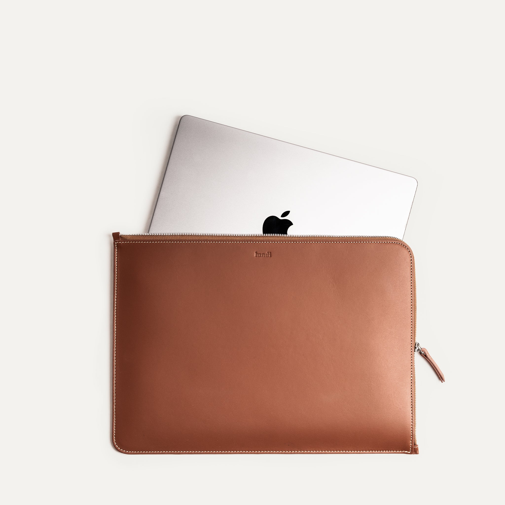 Pochette mac et ordinateur 13 et 14 pouces en cuir, compatible MacBook, avec fermeture zippée pratique.