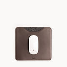 Tapis de souris élégant en cuir marron.