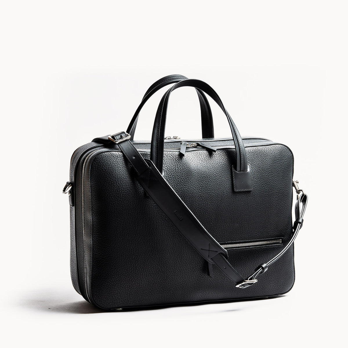 sac à bandoulière homme TILIO II en cuir noir pensé par lundi