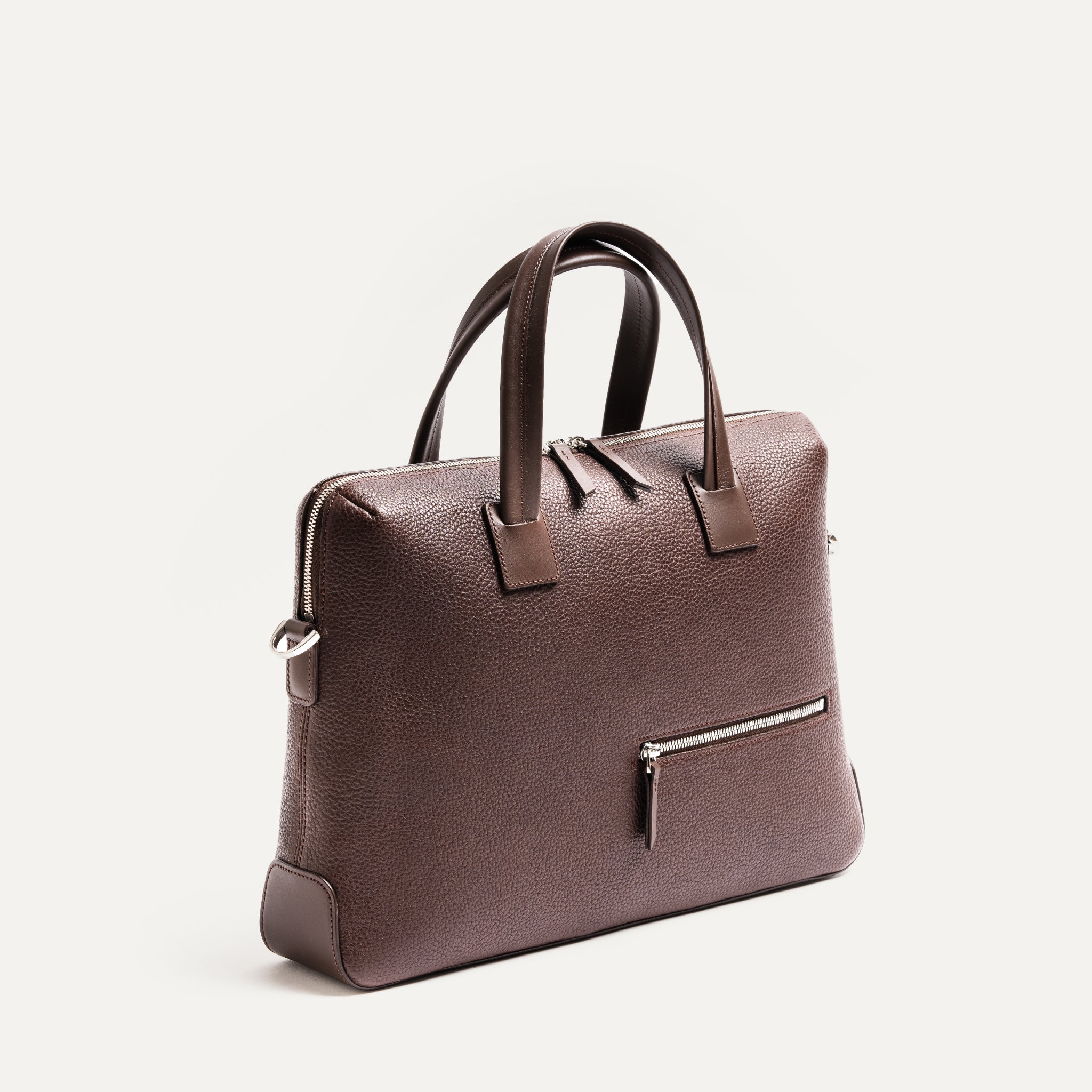 Sac homme travail au style sobre et structuré, pensé pour un quotidien urbain chic.